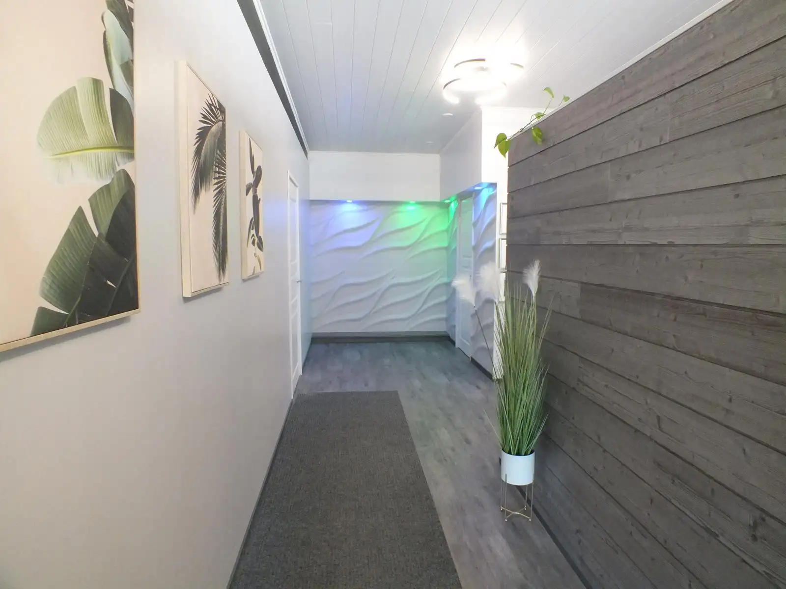 Natali Nails kynsihoitolan tunnelmallinen käytävä Nurmes